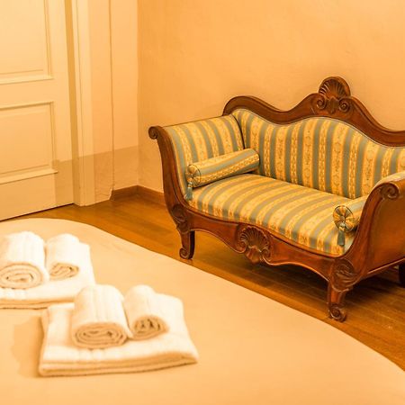 Il Gallo - Charming Apartment In Lucca Heart 루카 외부 사진